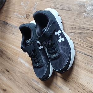 Under Armour, black and gray, boys size 3